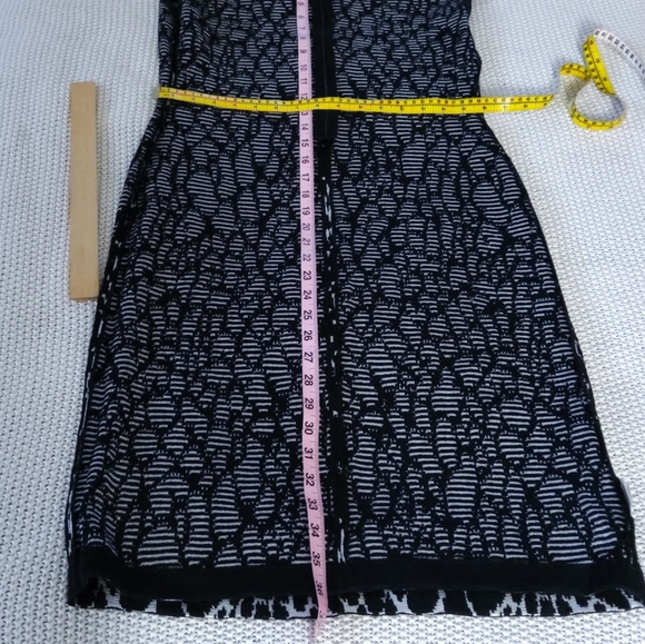 St. John Collection Black/White Animal Print Sheath Dress - Picture 5 of 8